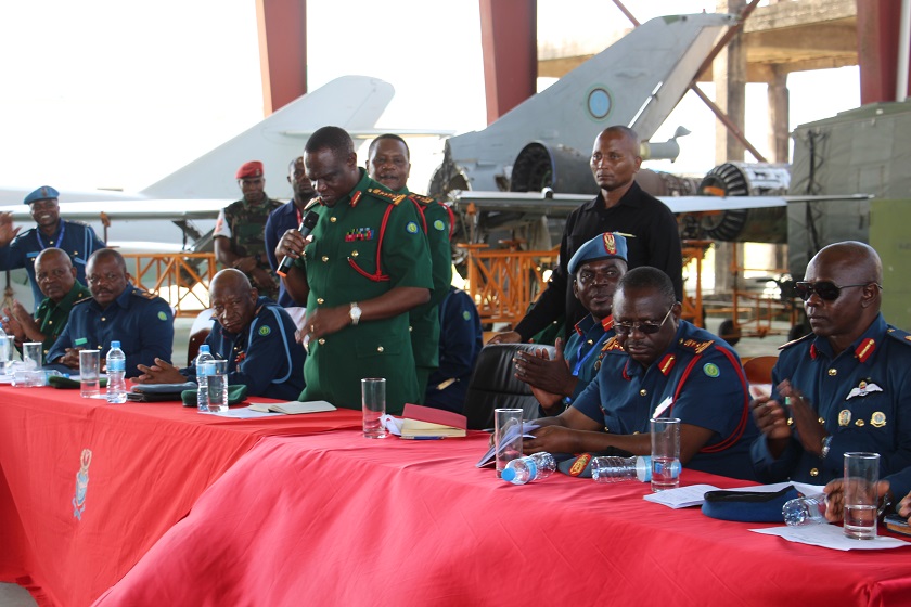 Mkuu wa Majeshi aongea na Maafisa na Askari
